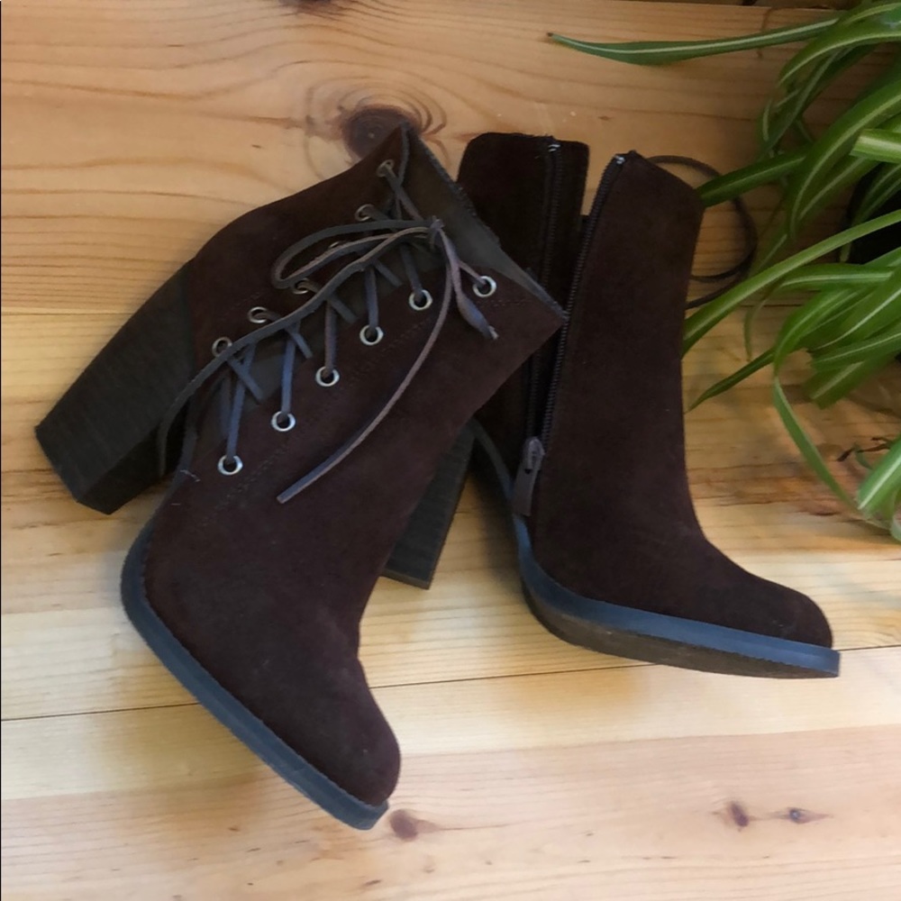 Heeled Lace-up Bootie
